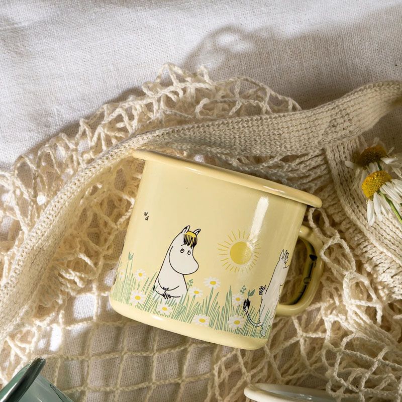 Moomin by Muurla - Emaljekopp 2.5 dl - I hagen gul